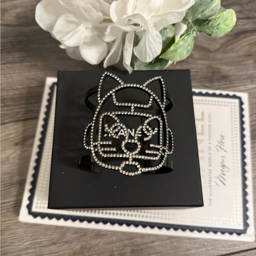 Chanel Cat Crystal CC Cuff Bangle Bracelet - Picture 9 of 9